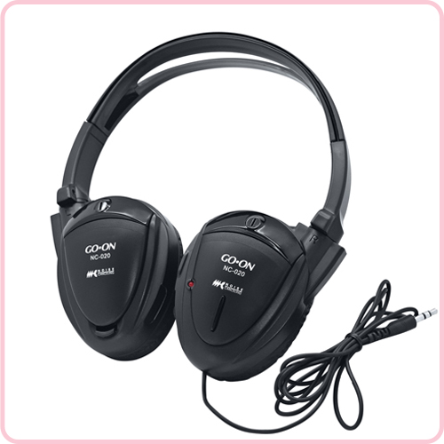 Active noise cancelling headphone for travel purpose